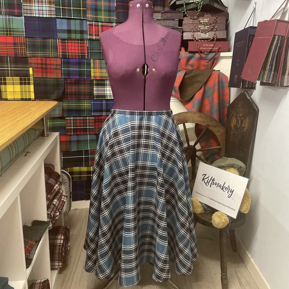 Full Lined Tartan Circle Skirt - Image 6